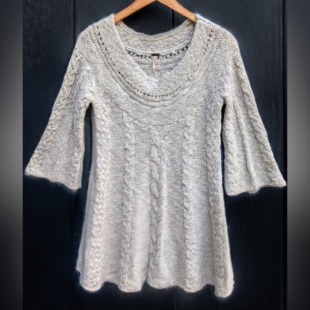 Free People Cable Knit Tunic Sweater with Bell Sleeves Women’s size XS